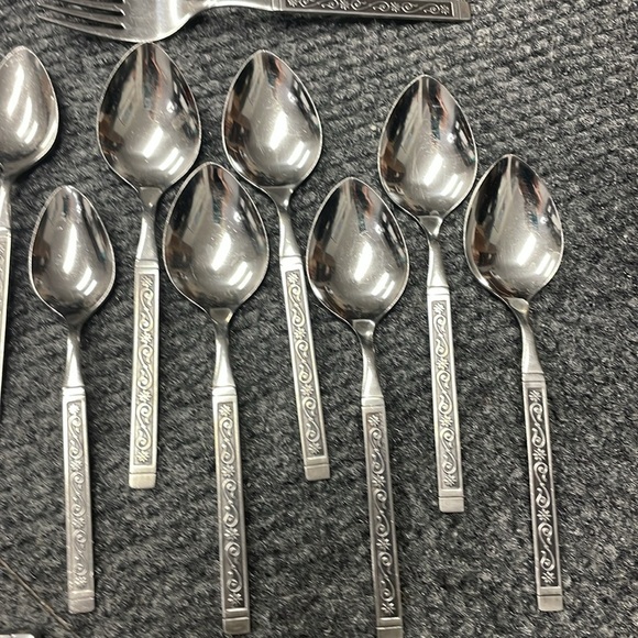 Oneida Spanish Court Lot of 24 flatware serving utensils Sterling Silver - Picture 4 of 7